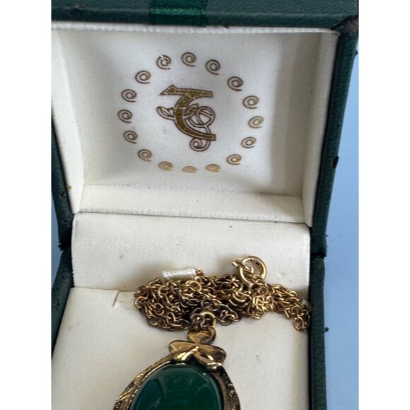 Vintage Jade Oval Pendant & Clover DetailGolplated Chain Boxed - Picture 6 of 7